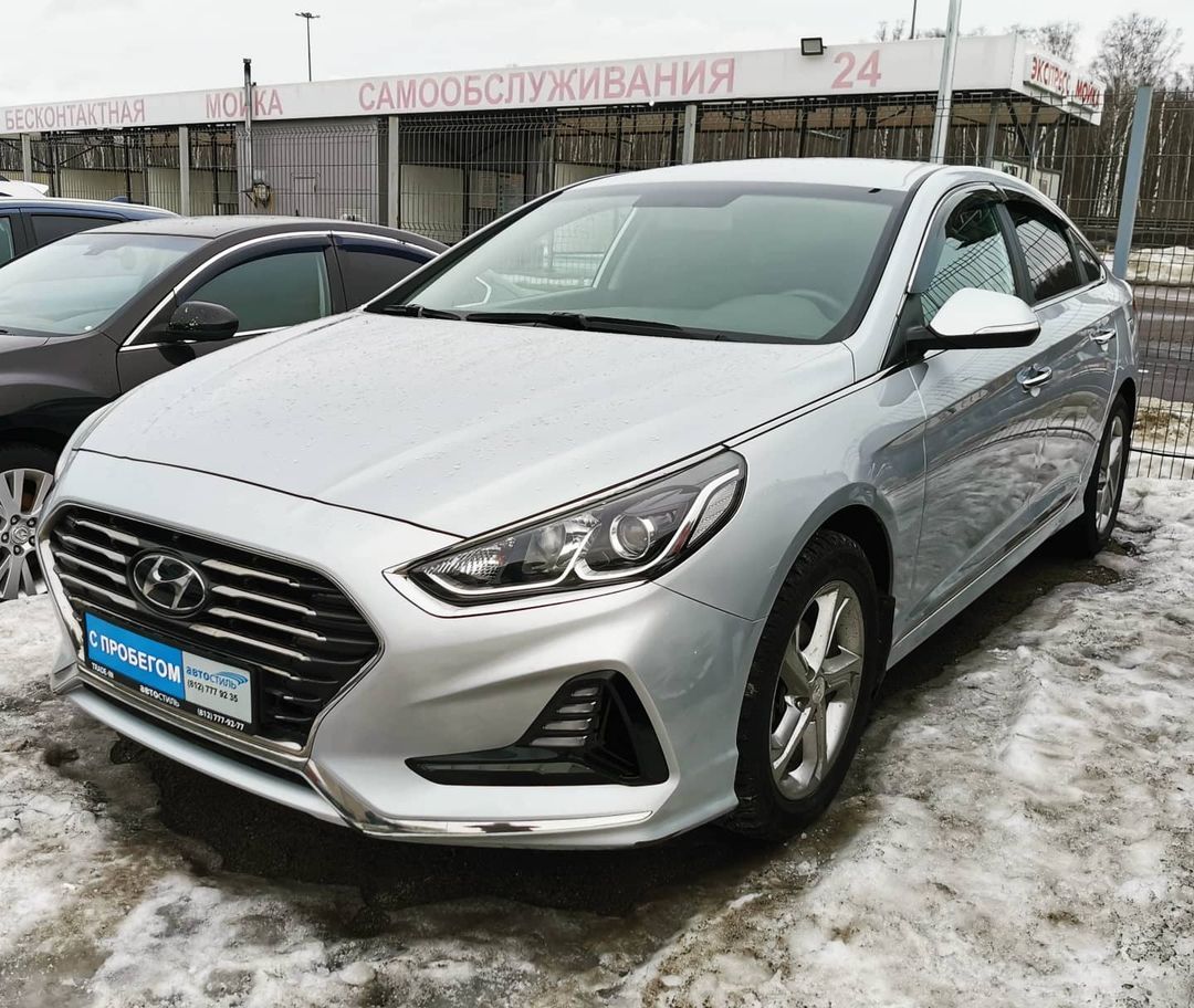 Hyundai Sonata не бит не крашен.